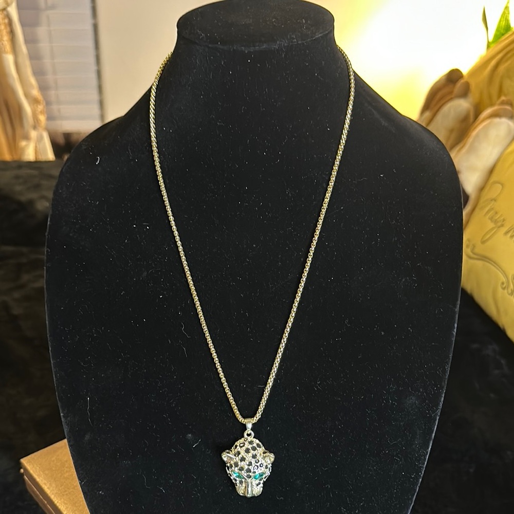 Gold Star Pendant Necklace with Delicate Chain